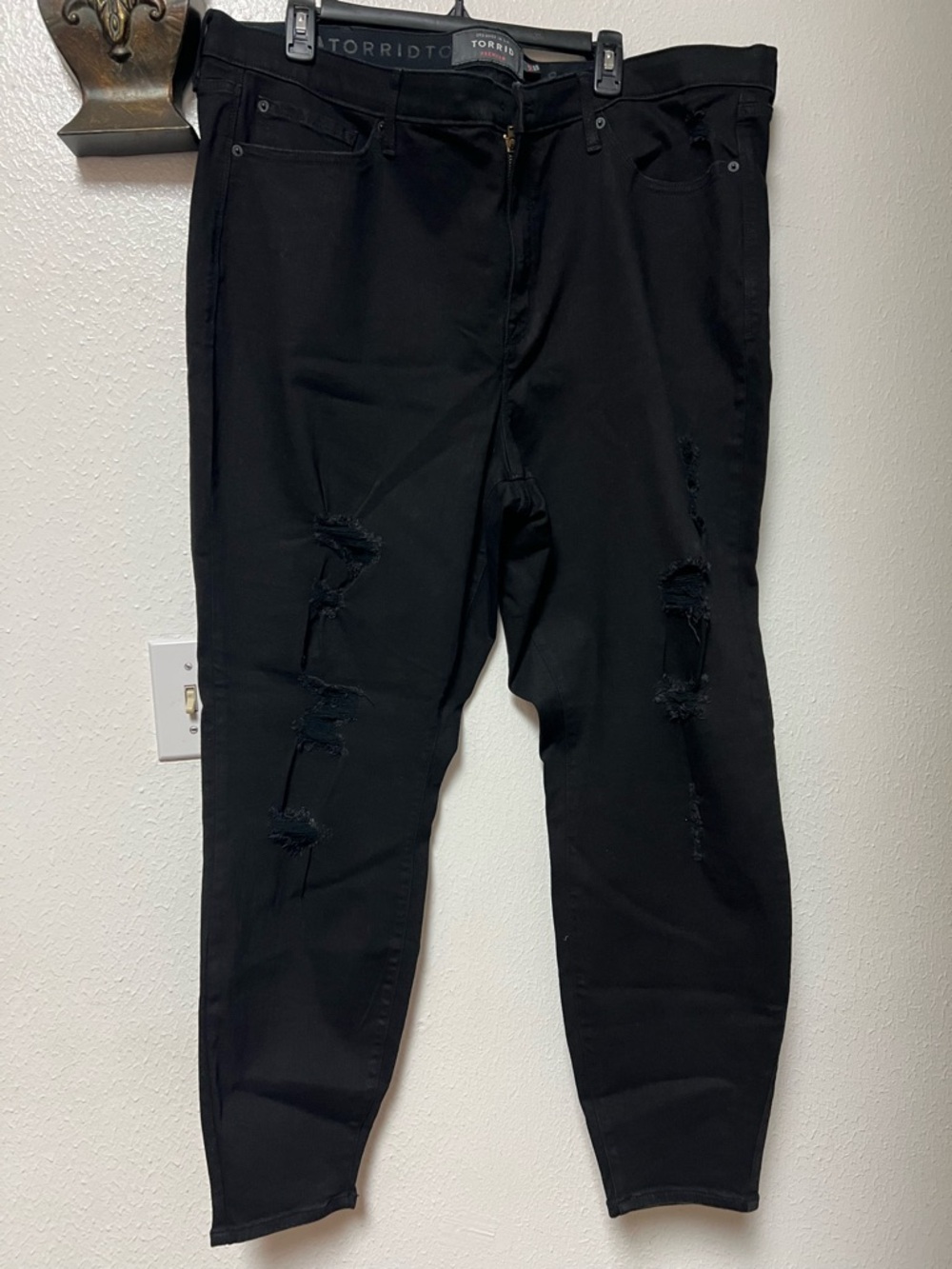 Torrid Black Premium Jeans sz 24 T sky high